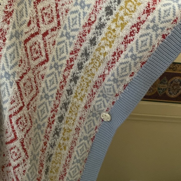 CAbi 5001 Siesta Poncho - Picture 3 of 7